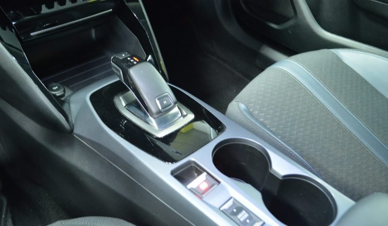 
								Peugeot 2008 1.2 Allure Pack 130 full									