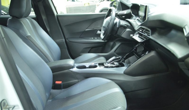 
								Peugeot 2008 1.2 Allure Pack 130 full									