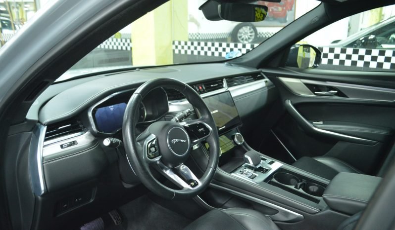 
								Jaguar F-PACE 2.0D I4 MHEV full									