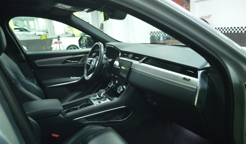 
								Jaguar F-PACE 2.0D I4 MHEV full									