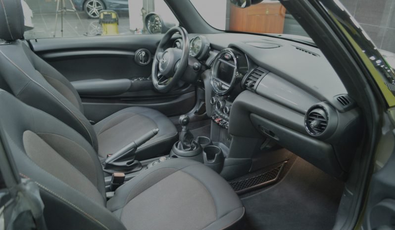 
								Mini Cooper D Cabrio full									