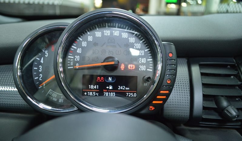 
								Mini Cooper D Cabrio full									