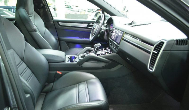 
								Porsche Cayenne Coupé E-Hybrid full									