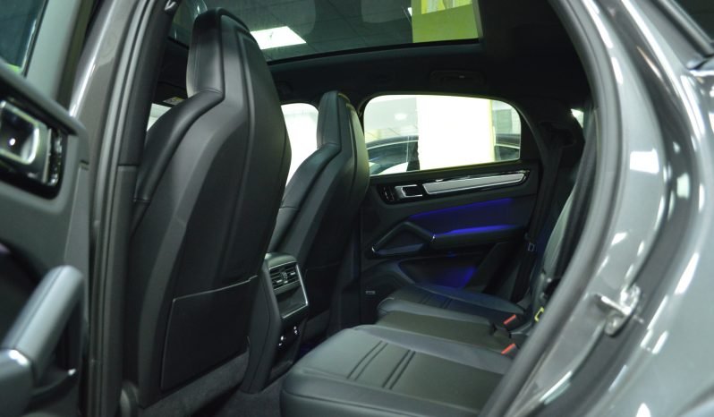 
								Porsche Cayenne Coupé E-Hybrid full									