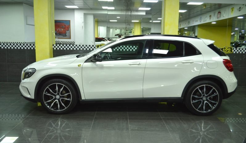 
								Mercedes-Benz GLA 200 CDI Urban full									