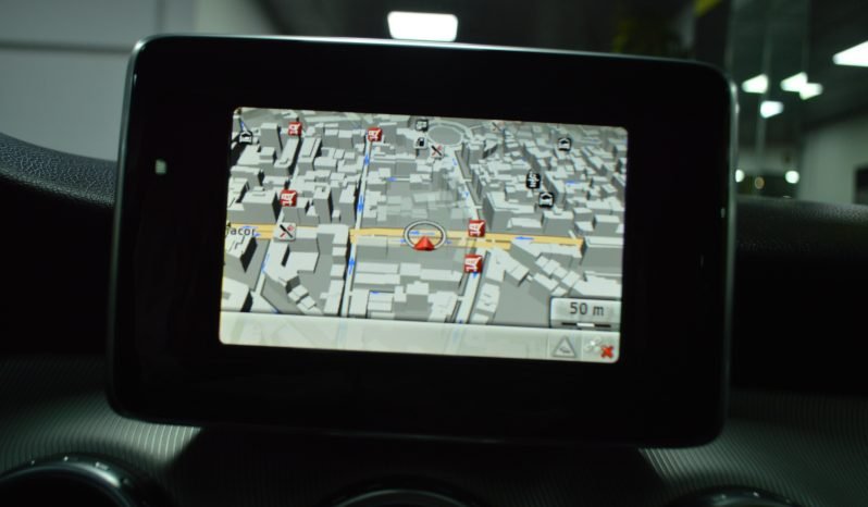 
								Mercedes-Benz GLA 200 CDI Urban full									